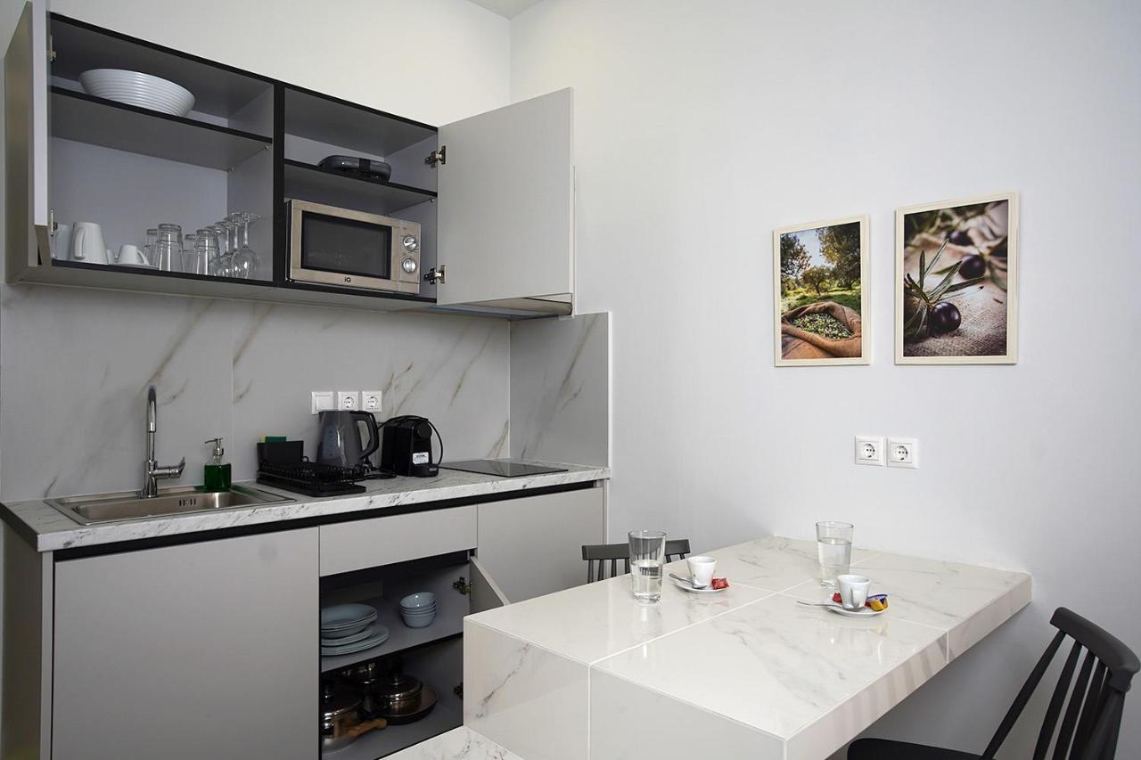 Apartment Tip - *